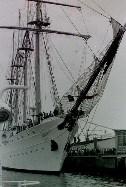 Hansestadt Rostock, Stadthafen mit Großsegler, 1968