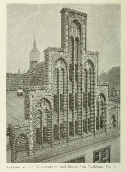 Rostock. 256 Eckhaus an der Wasserstraße und hinter dem Rathaus Nr. 8