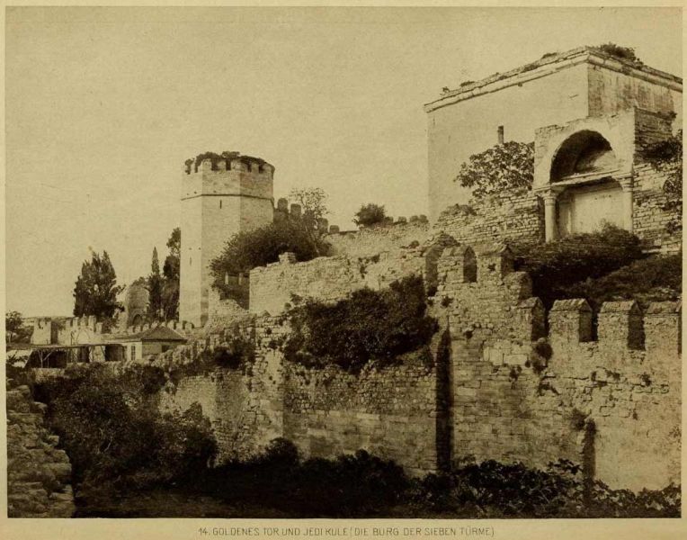 014. Goldenes Tor und Jedi Kule (Die Burg der sieben Türme)