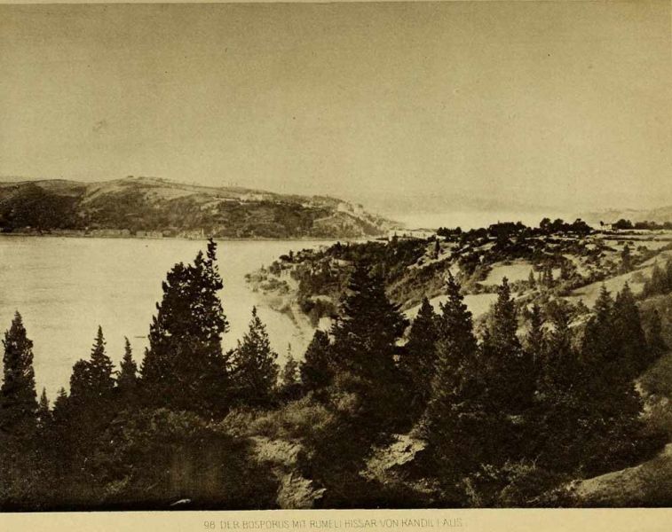 098. Der Bosporus mit Rumeli Hissar von Kandili aus