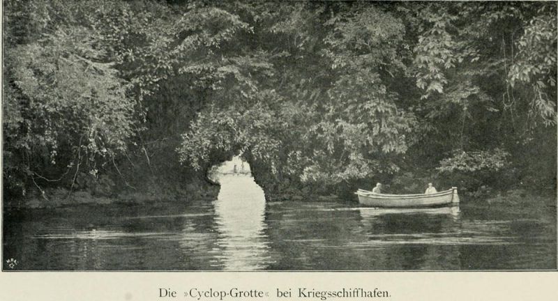 12 Die „Cyclop-Grotte“ bei Kriegsschiffhafen 