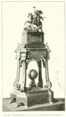 658. Bronzemonument mit der Reiterstatuette Max Emanuels