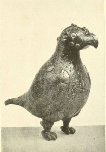 001. Bronzegefäß in Form eines Adlers, mit Goldeinlagen