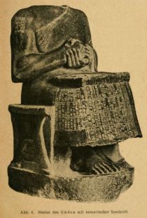 Keilschrift 006 Statue des Gudea mit sumerischer Inschrift