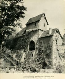 025 Romantischer Eingang zur Burg in Hirschhorn