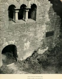 029 Schönes Fenster der Eberbacher Burg