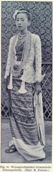 030. Weißgeschminkte birmanische Schauspielerin