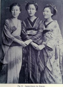 099. Japanerinnen im Kimono