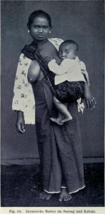 131. Javanische Mutter im Sarong und Kabaja
