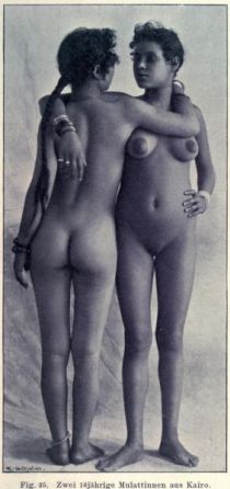 025. Körperbildung der weißschwarzen Mischung. Zwei 16jährige Mulattinnen aus Kairo