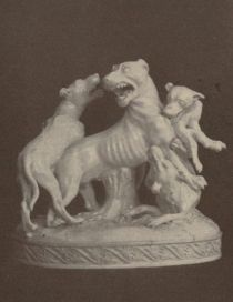 Tafel XXV. Löwin von Hunden gestellt. Kaendlergruppe auf Empiresockel. Unbemalt