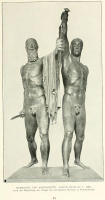 015. Harmodios und Aristogeiton. Gleich nach 480 v. Chr. (herzogliches Museum in Braunschweig)