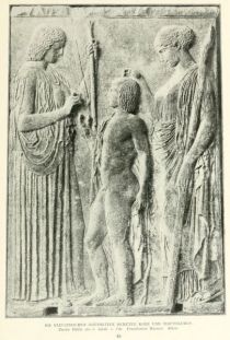 048. Die Eleusinischen Gottheiten Demeter Kore und Triptolemos. Zweite Hälfte d. 5. Jahrh. v. Chr. Pentelischer Marmor. Athen