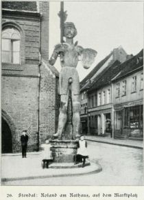 Stendal - Roland am Rathaus, auf dem Marktplatz