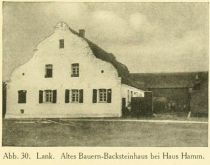Abb. 30. Lank. Altes Bauern-Backsteinhaus bei Haus Hamm. 