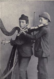82 Harp and Fiddle.