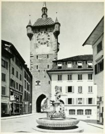Die Schweiz 13 Löwenbrunnenund Stadttor in Baden im Limmat