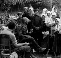 BUK 044 Bessarabische Landschaft, Die Bevölkerung begrüßt die deutschen und rumänischen Truppen als Befreier mit Brot und Salz