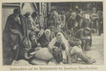 Auswanderung, Auswanderer vor der Abfahrtshalle der Hamburg-Amerika-Linie