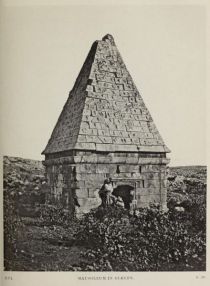 Mausoleum in Elkefr
