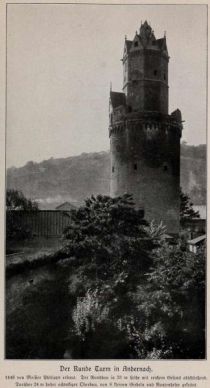 007 Der Rund Turm in Andernach. 1448 von Meister Philipps erbaut. Der Rundbau in 33 m Höhe mit reichen Gesims abschließend. Darüber 24 m hoher achteckiger Oberbau, von 8 kleinen Giebeln und Rautenhelm gekrönt.